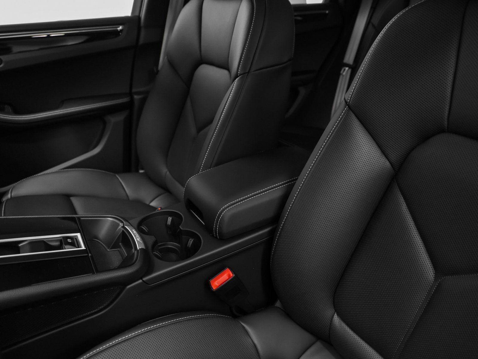New 2026 Porsche Macan image 35