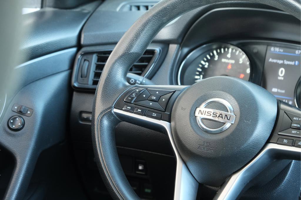 Used 2020 Nissan Rogue S FWD image 11