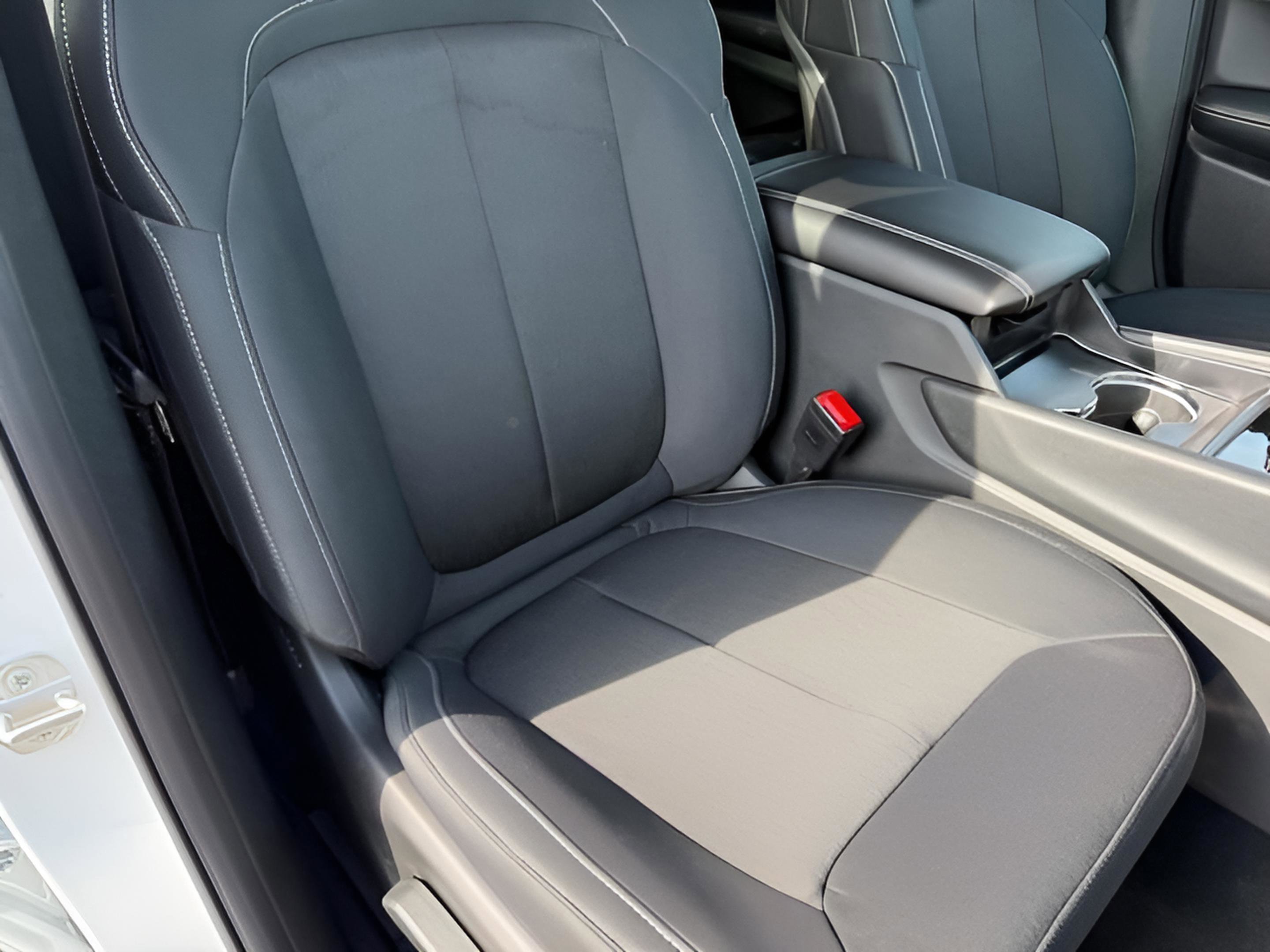 New 2025 Jeep Grand Cherokee L Laredo image 14