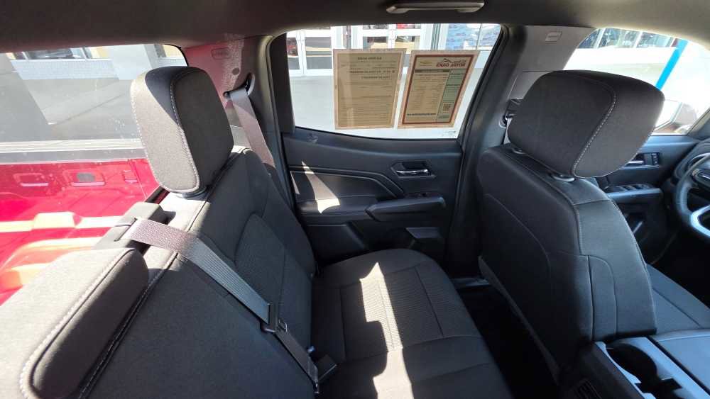 Used 2024 Chevrolet Colorado LT AWD/4WD image 19