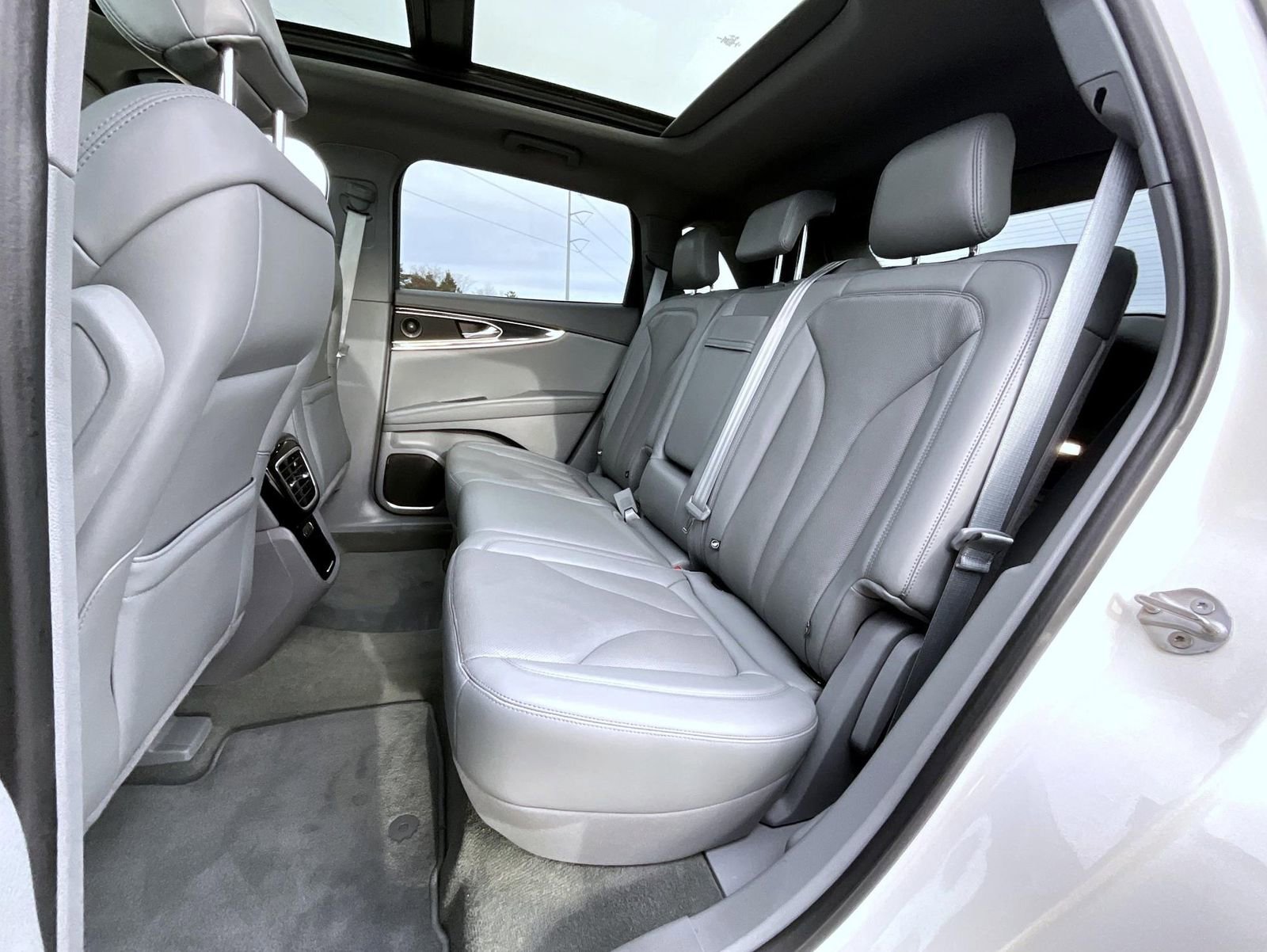 Certified 2022 Lincoln Nautilus Reserve w/ Equipment Group 201A image 19