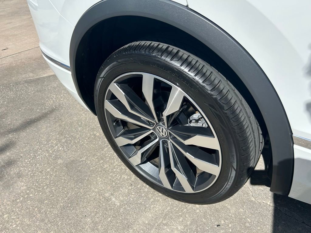 Used 2020 Volkswagen Tiguan SEL Premium R-Line AWD/4WD image 26