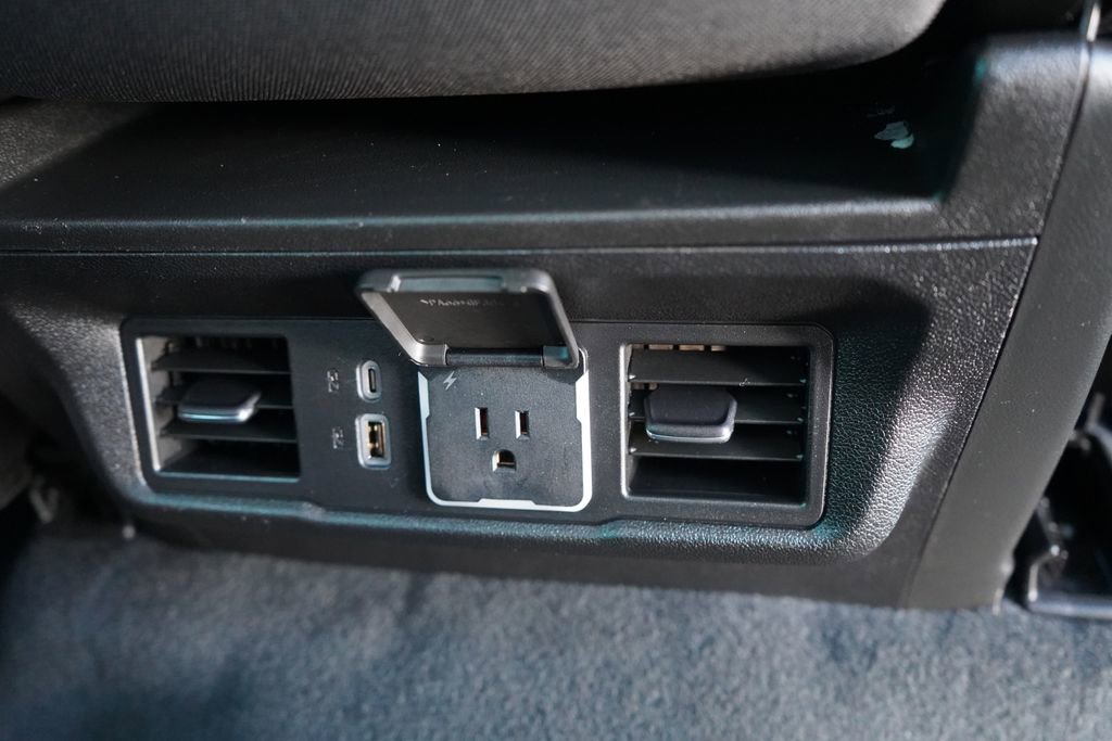 Used 2025 Chevrolet Silverado 1500 LT image 24