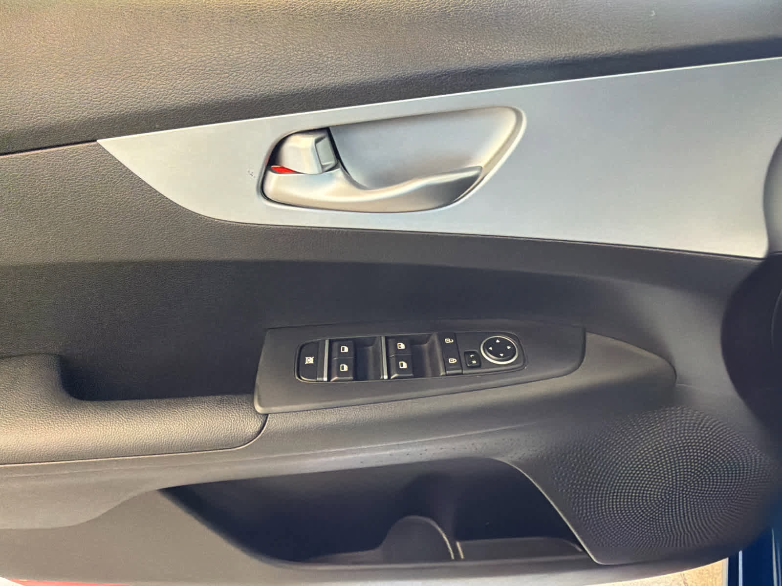 Used 2023 Kia Forte LXS FWD image 17