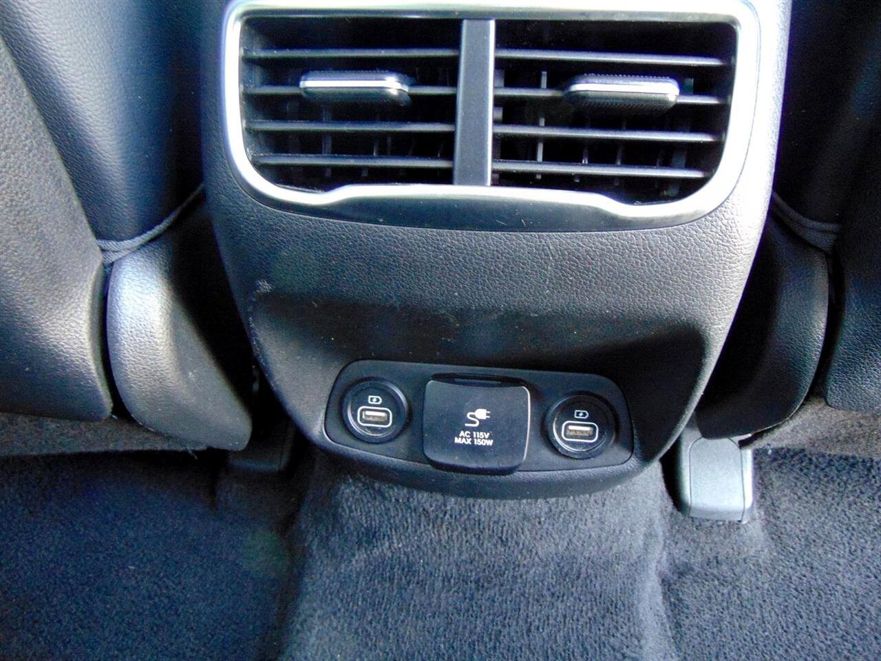 Used 2023 Hyundai Santa Fe Limited image 16