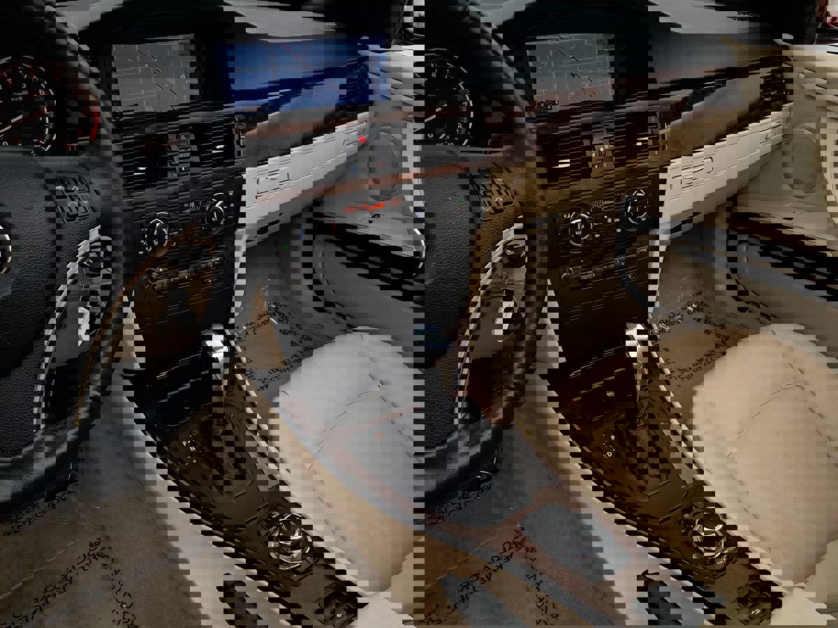 Used 2012 BMW 328i Convertible image 12