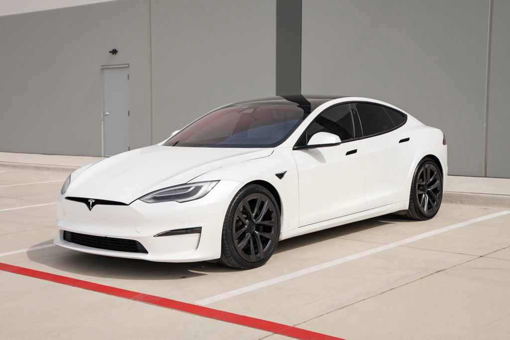 Used 2022 Tesla Model S Plaid image 4