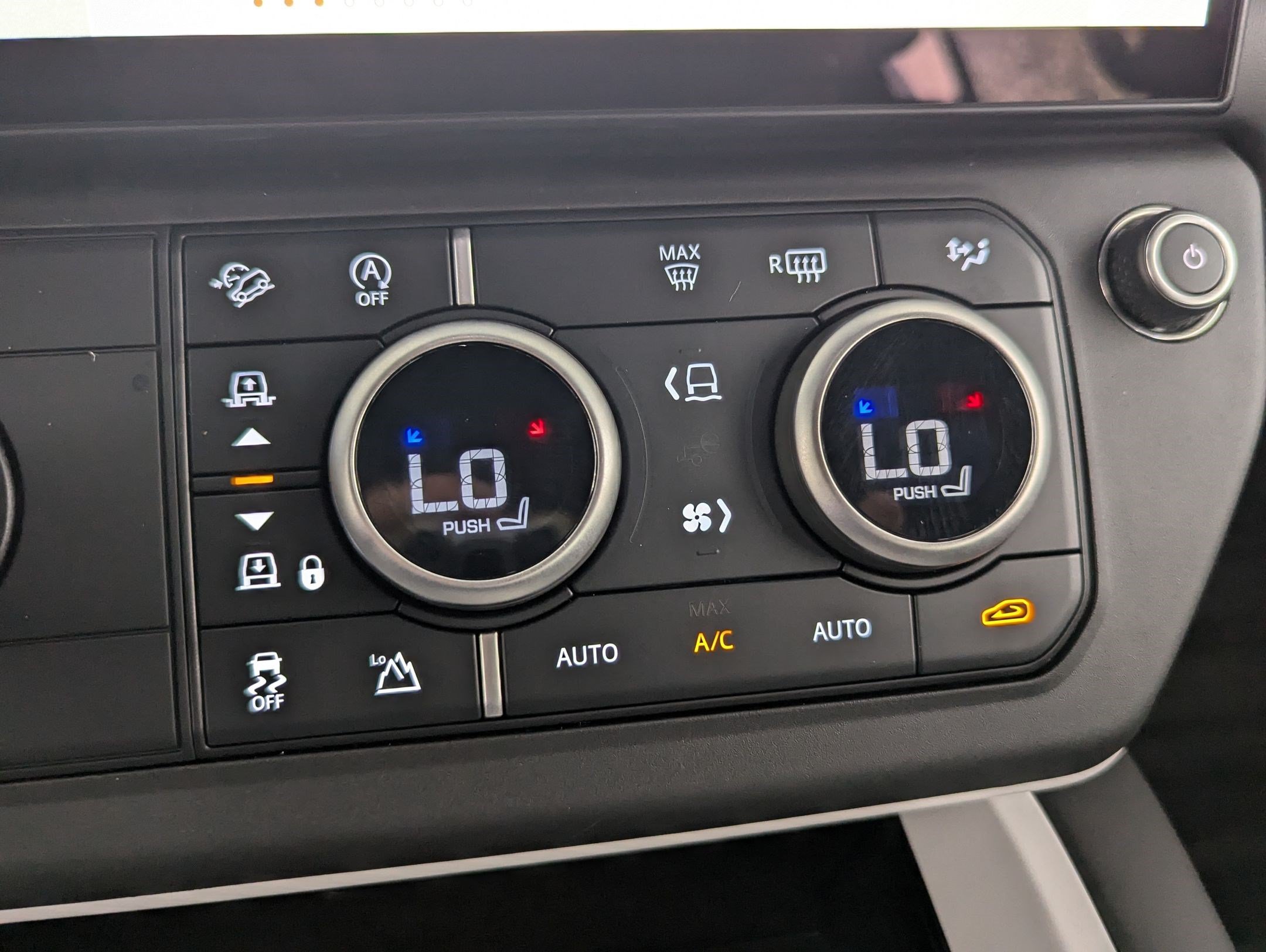 Used 2026 Land Rover Defender 110 X-Dynamic SE AWD/4WD image 18