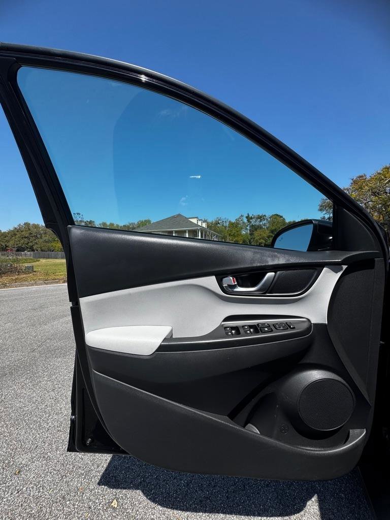 Used 2022 Hyundai Kona SEL w/ Convenience Package image 9