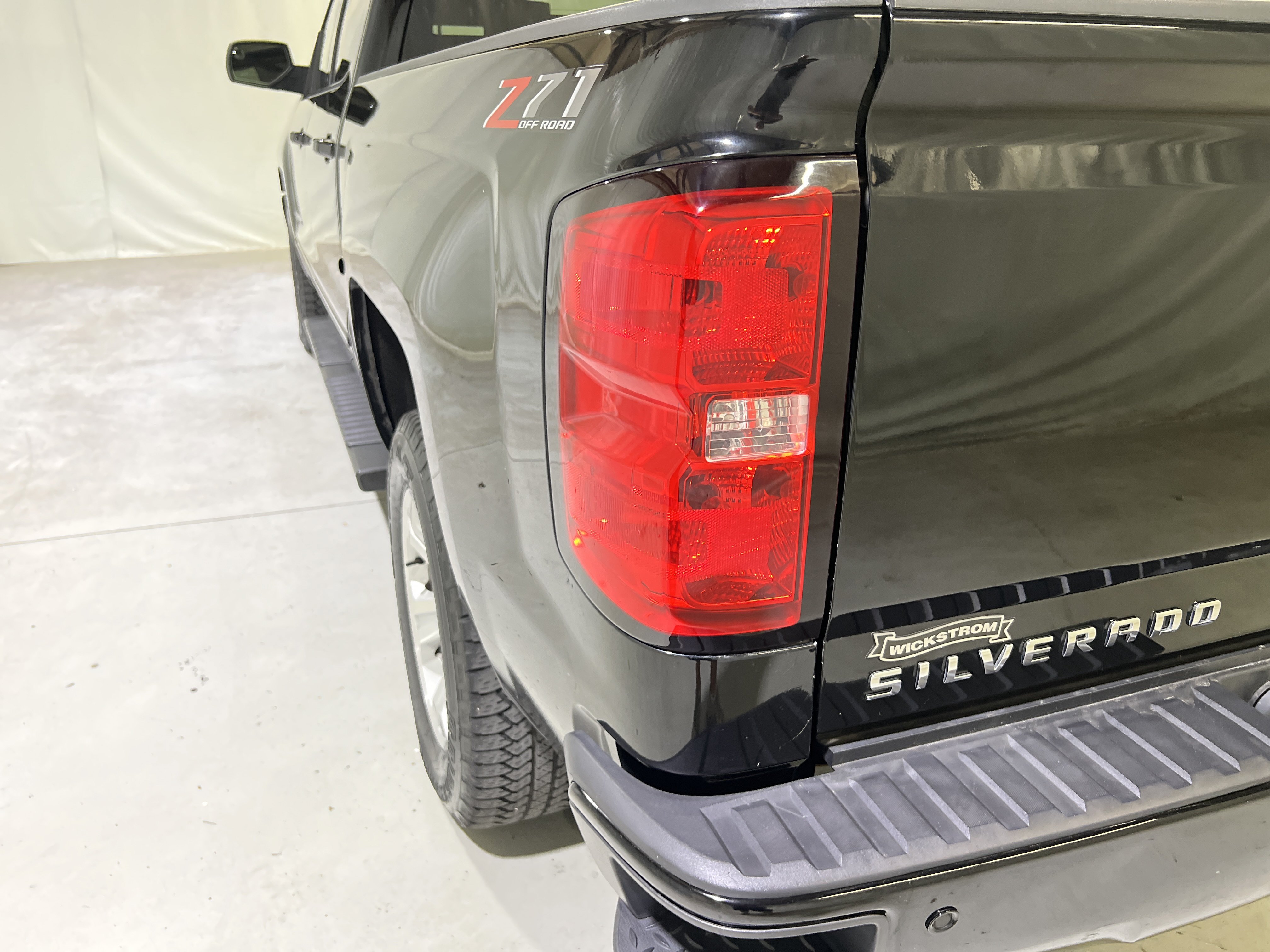 Used 2018 Chevrolet Silverado 1500 LT w/ All Star Edition AWD/4WD image 10