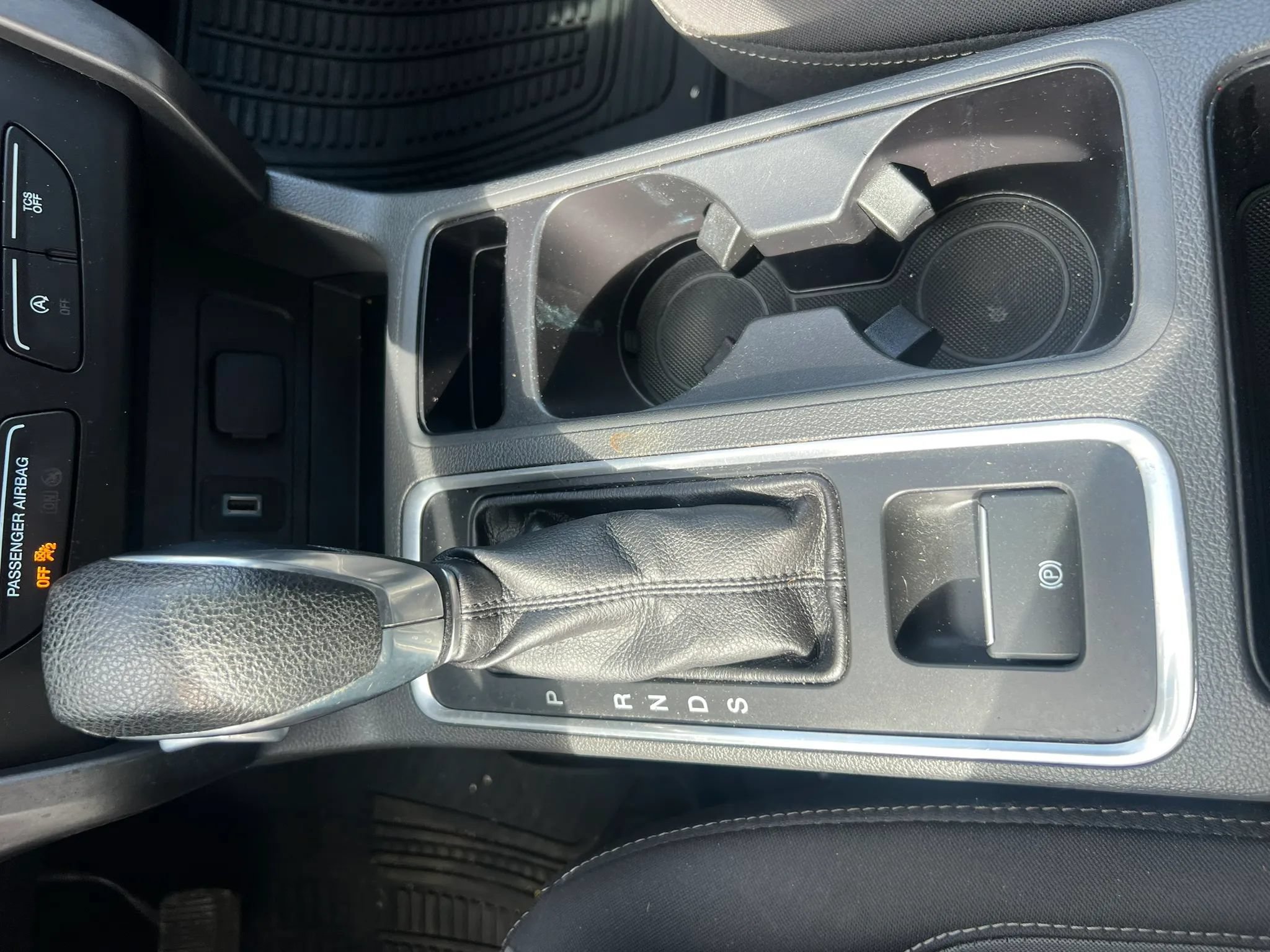 Used 2018 Ford Escape SE w/ SE Sync 3 Package AWD/4WD image 25
