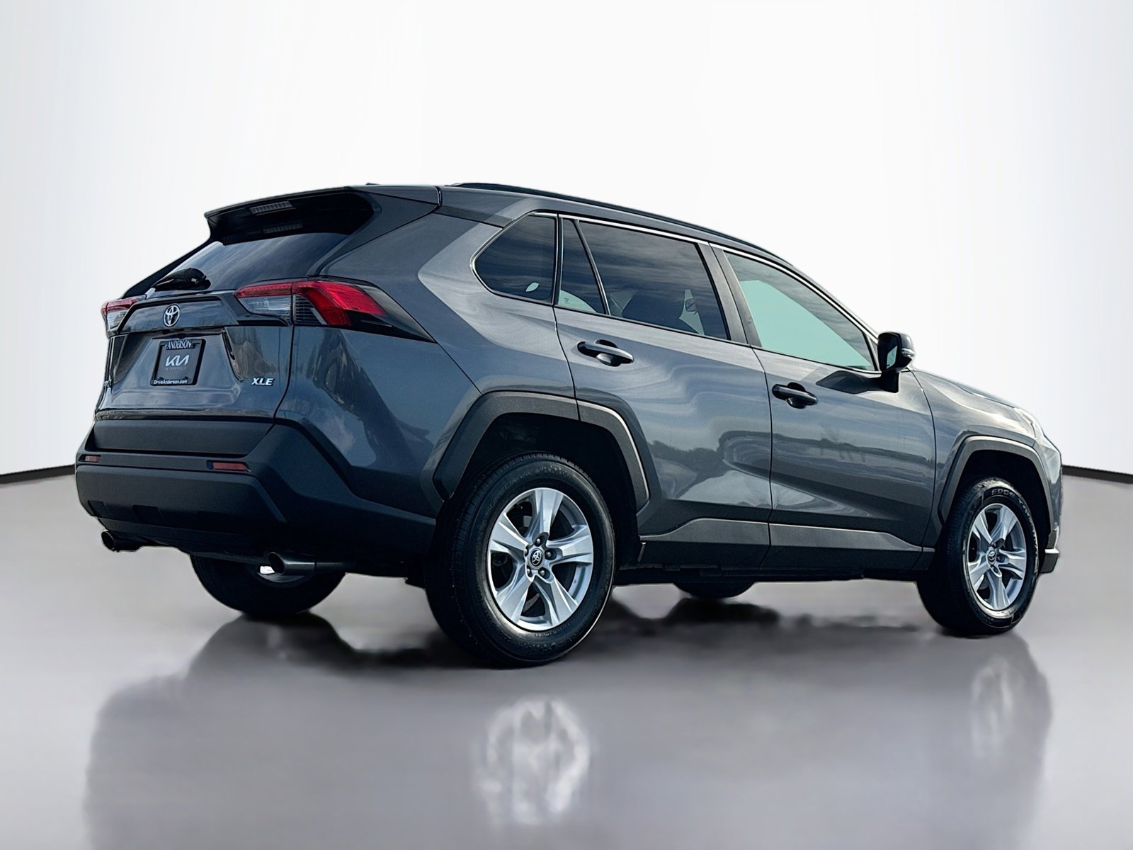 Used 2021 Toyota RAV4 XLE image 2