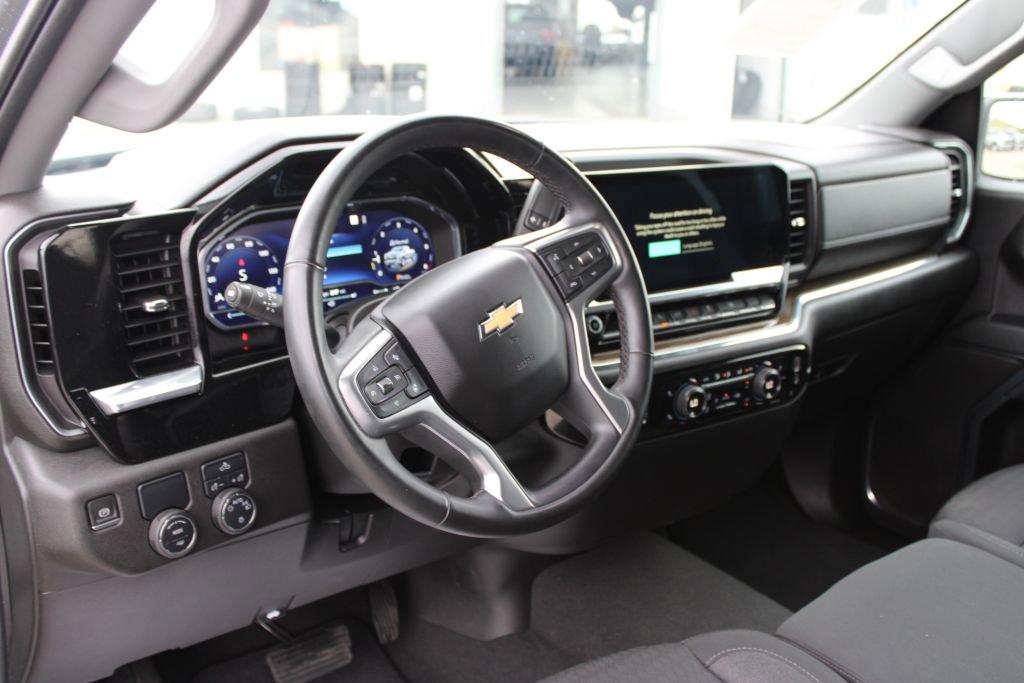 Used 2023 Chevrolet Silverado 1500 LT image 27