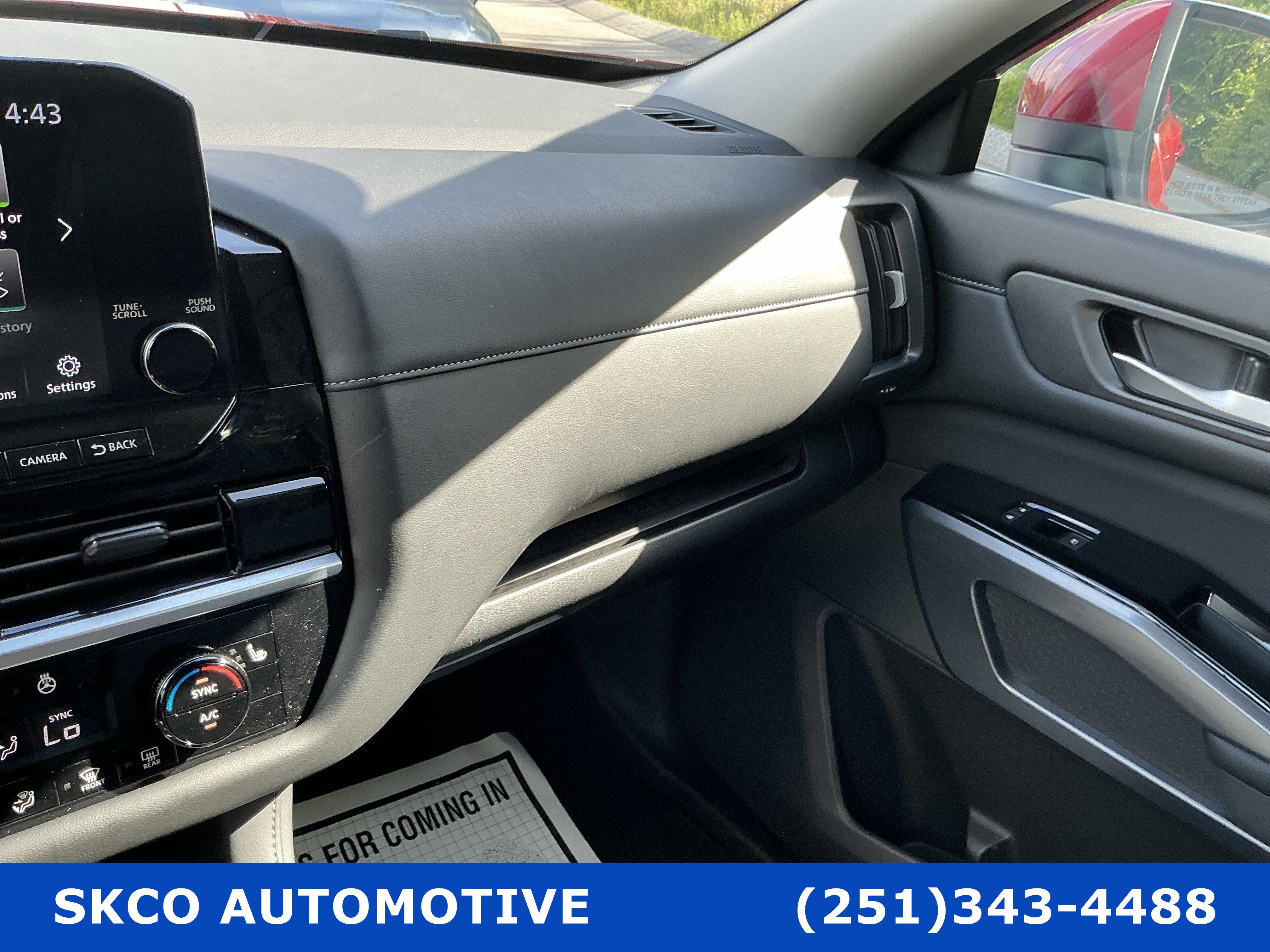 Used 2024 Nissan Pathfinder SL FWD image 24