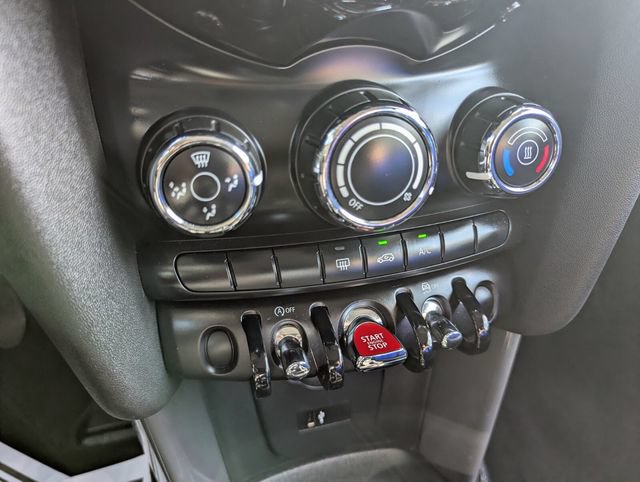 Used 2021 MINI Cooper 2-Door Hardtop FWD image 18