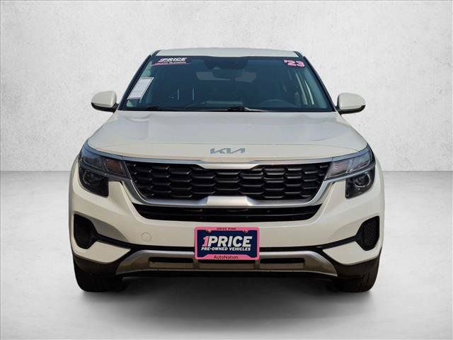 Used 2023 Kia Seltos LX AWD/4WD image 2