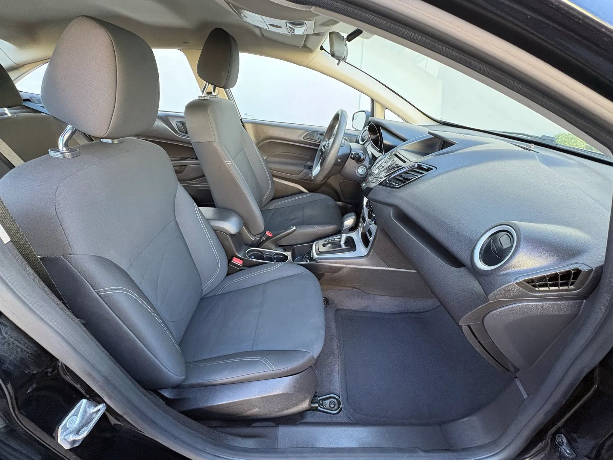 Used 2019 Ford Fiesta SE FWD image 22