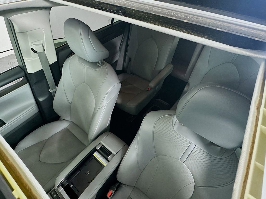 Used 2021 Toyota Highlander Limited image 22