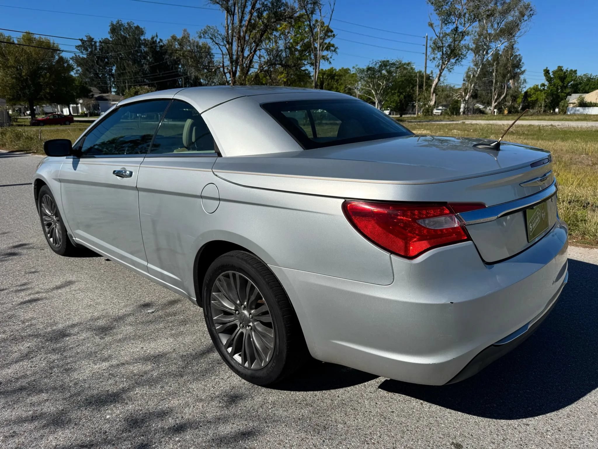 Used 2011 Chrysler 200 Limited FWD image 14