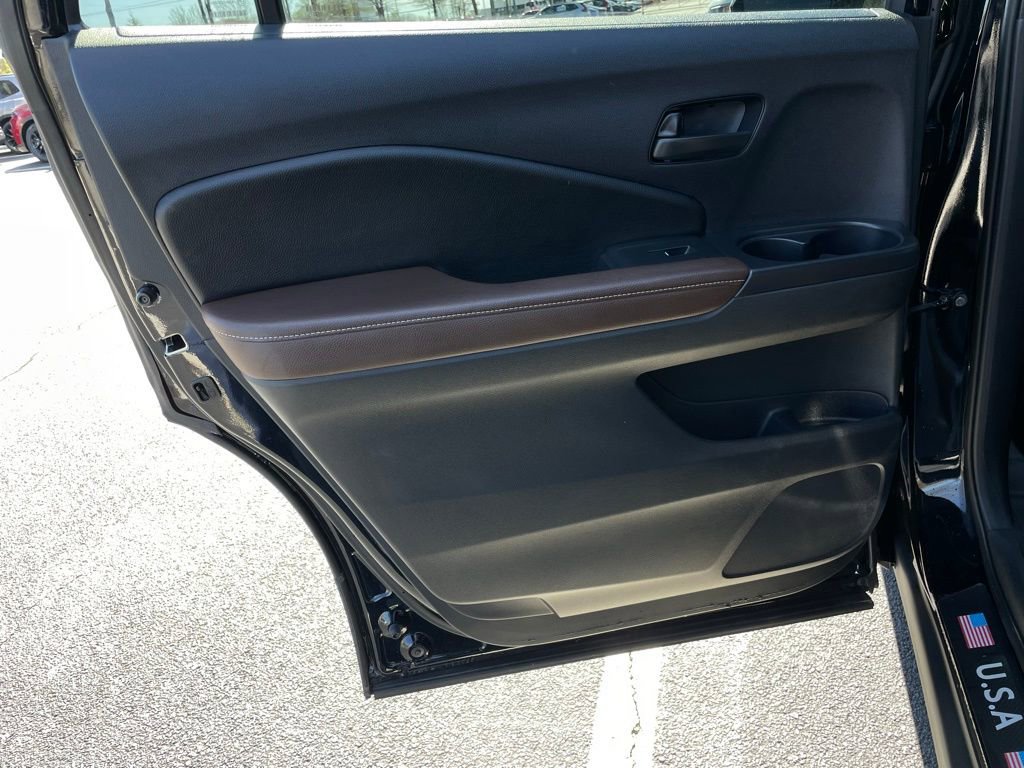 Certified 2025 Honda Passport EX-L image 39