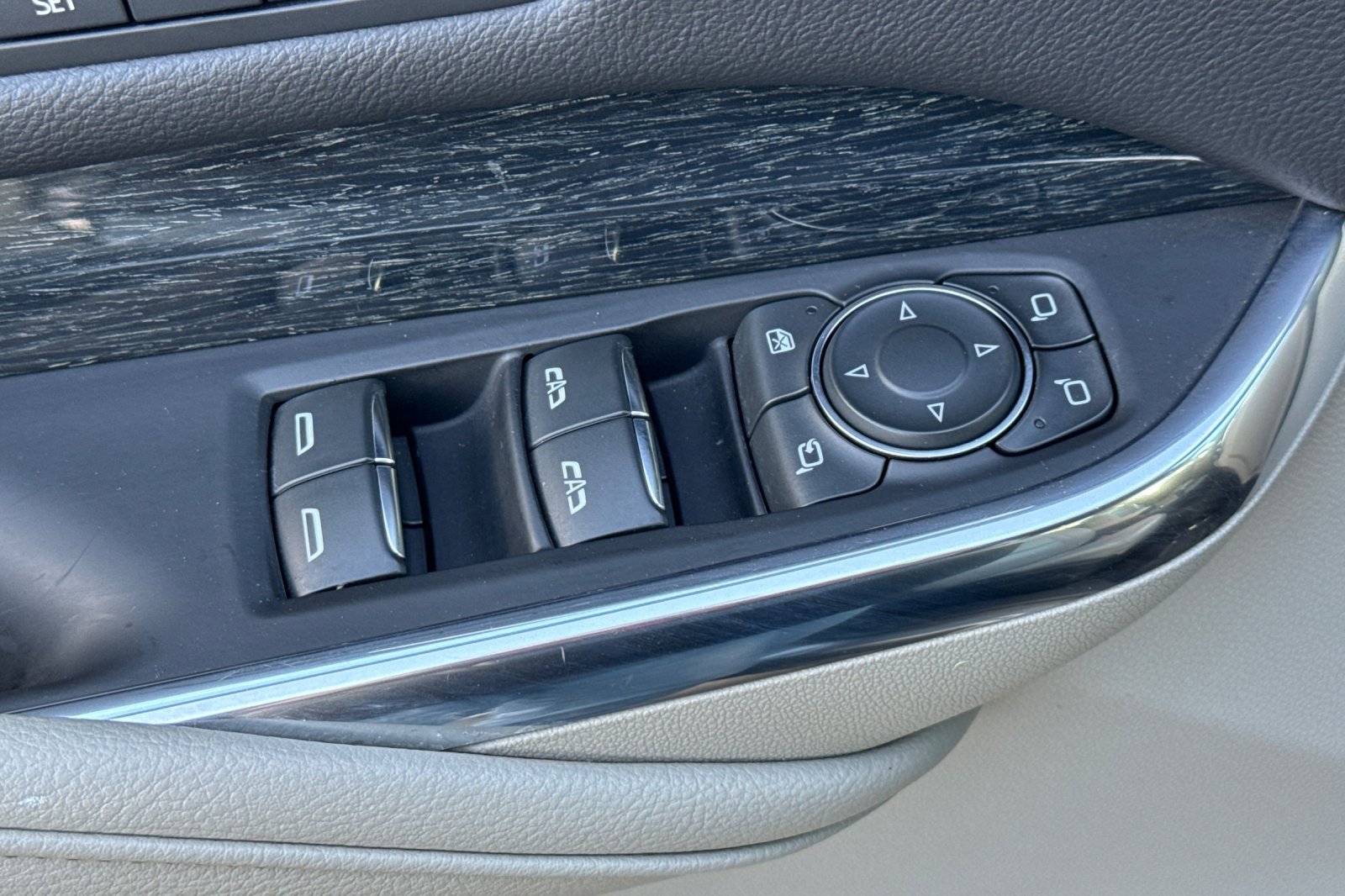 Used 2023 Cadillac XT4 Premium Luxury image 12