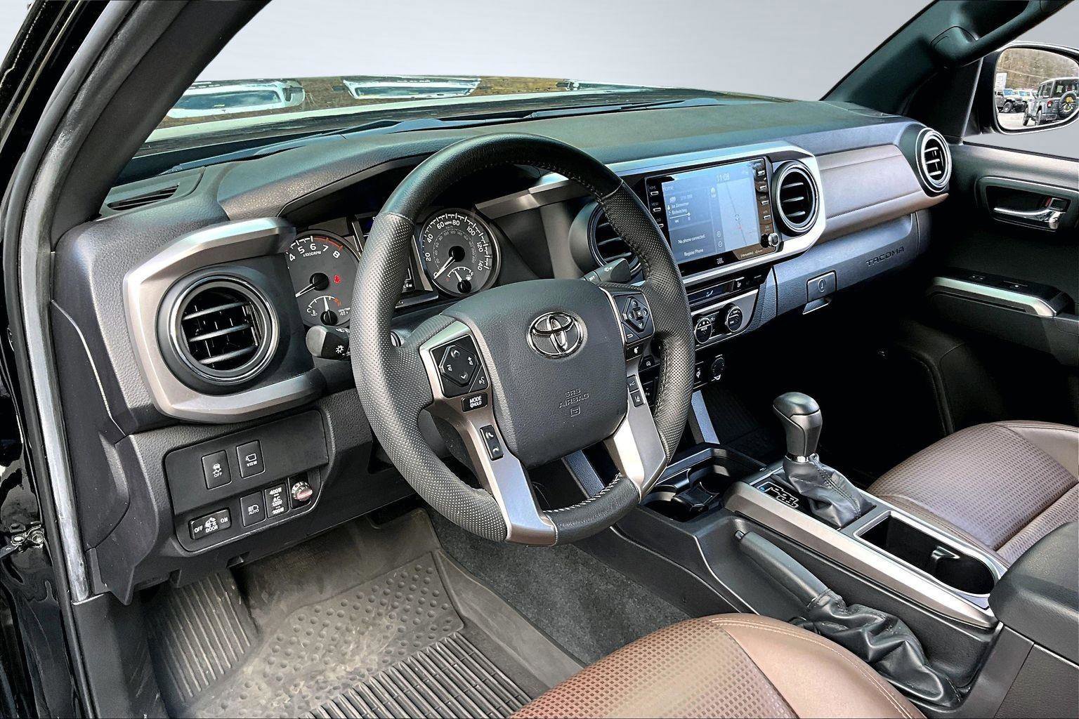 Used 2023 Toyota Tacoma Limited image 15