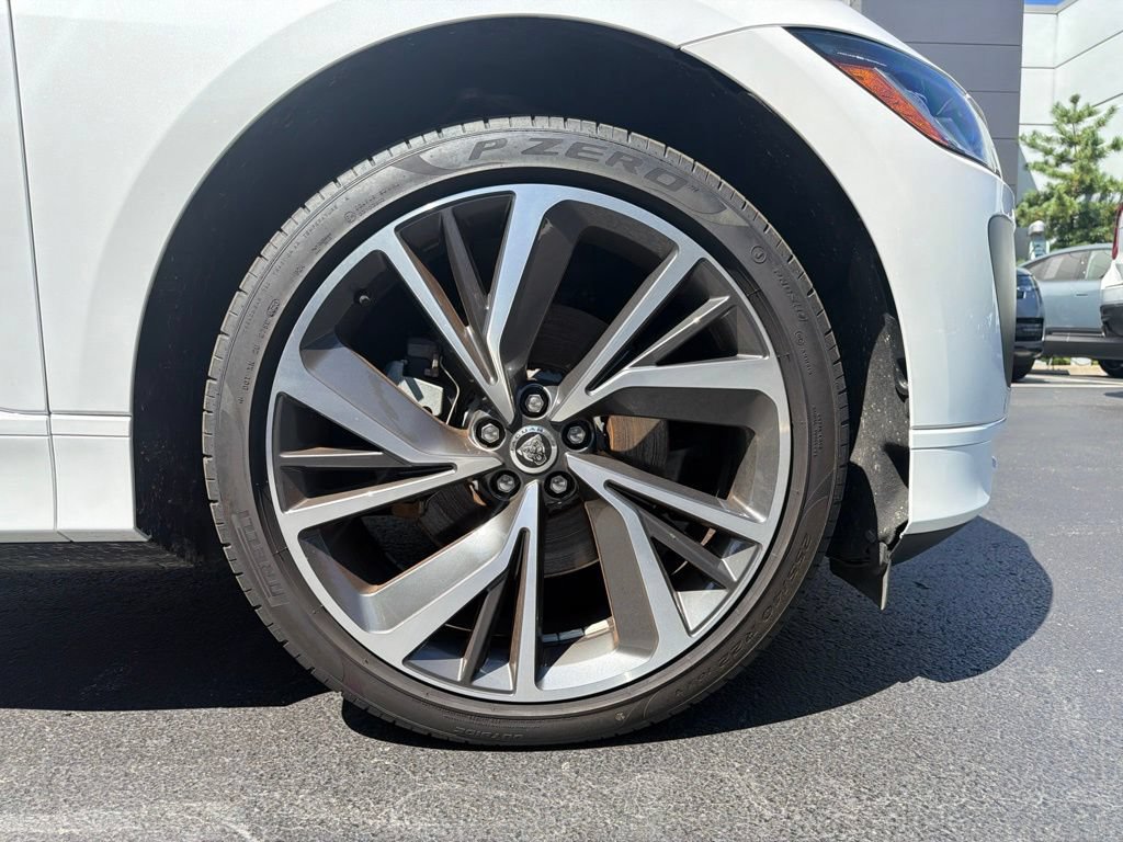 Certified 2024 Jaguar I-PACE R-Dynamic HSE AWD/4WD image 12