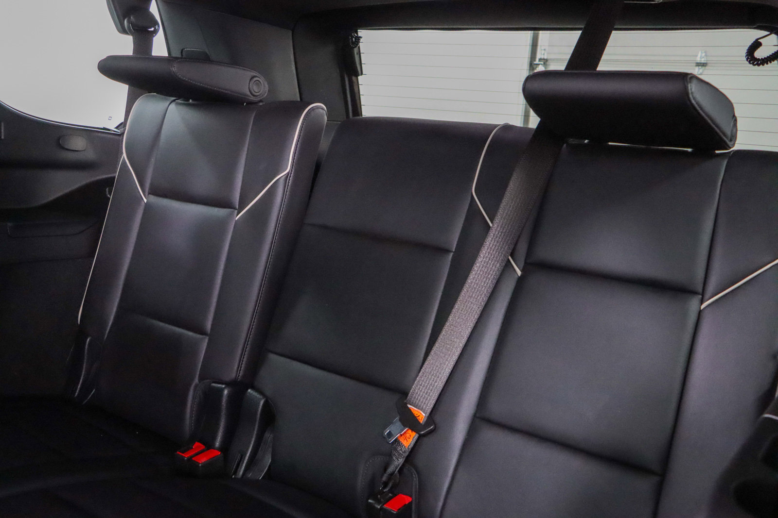 Used 2023 Cadillac Escalade Premium Luxury w/ LPO, Floor Liner Package AWD/4WD image 31