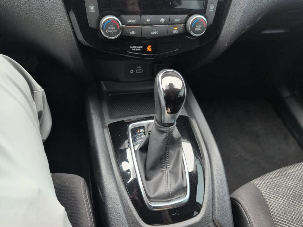 Used 2021 Nissan Rogue Sport SV FWD image 12