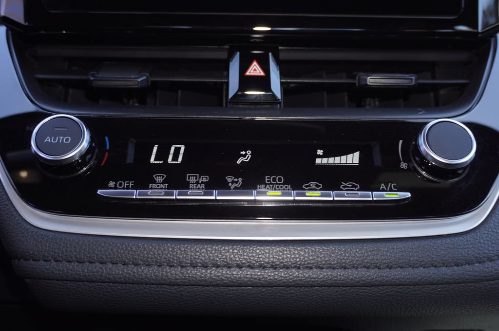 Certified 2025 Toyota Corolla SE FWD image 15