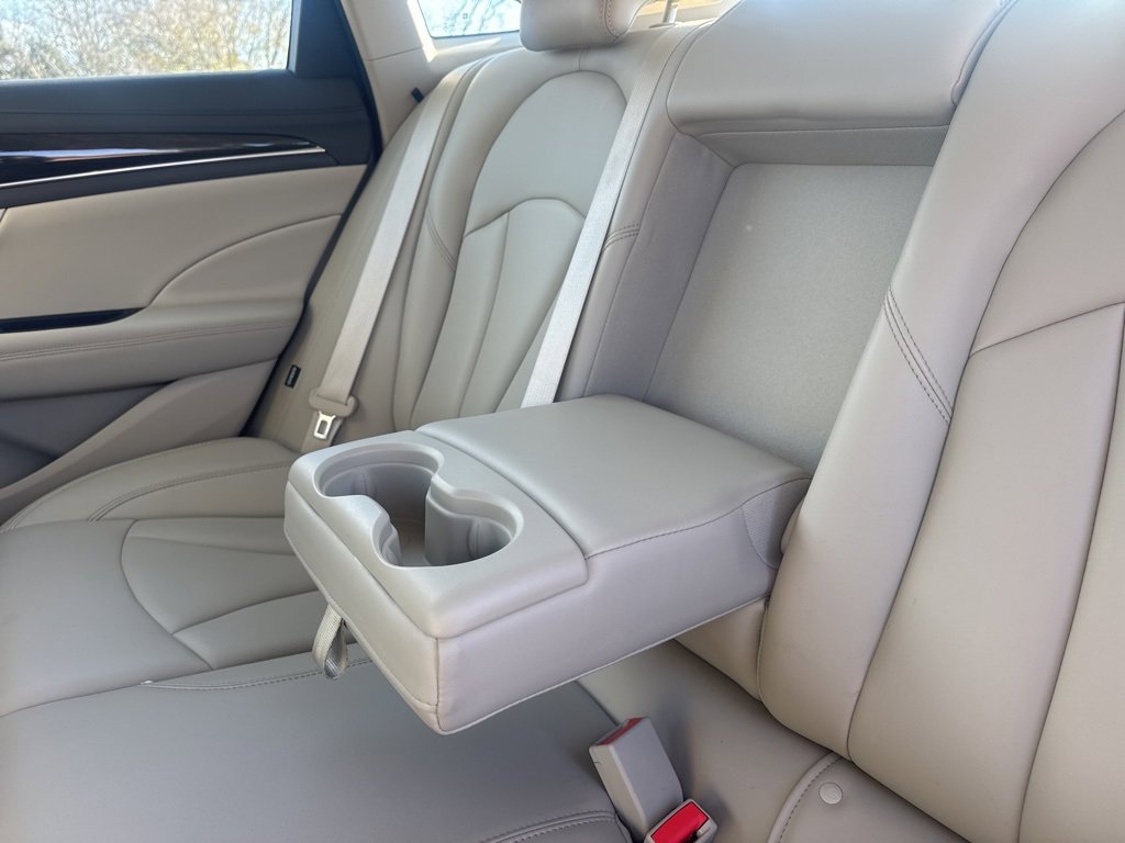 Used 2017 Buick LaCrosse Preferred image 33