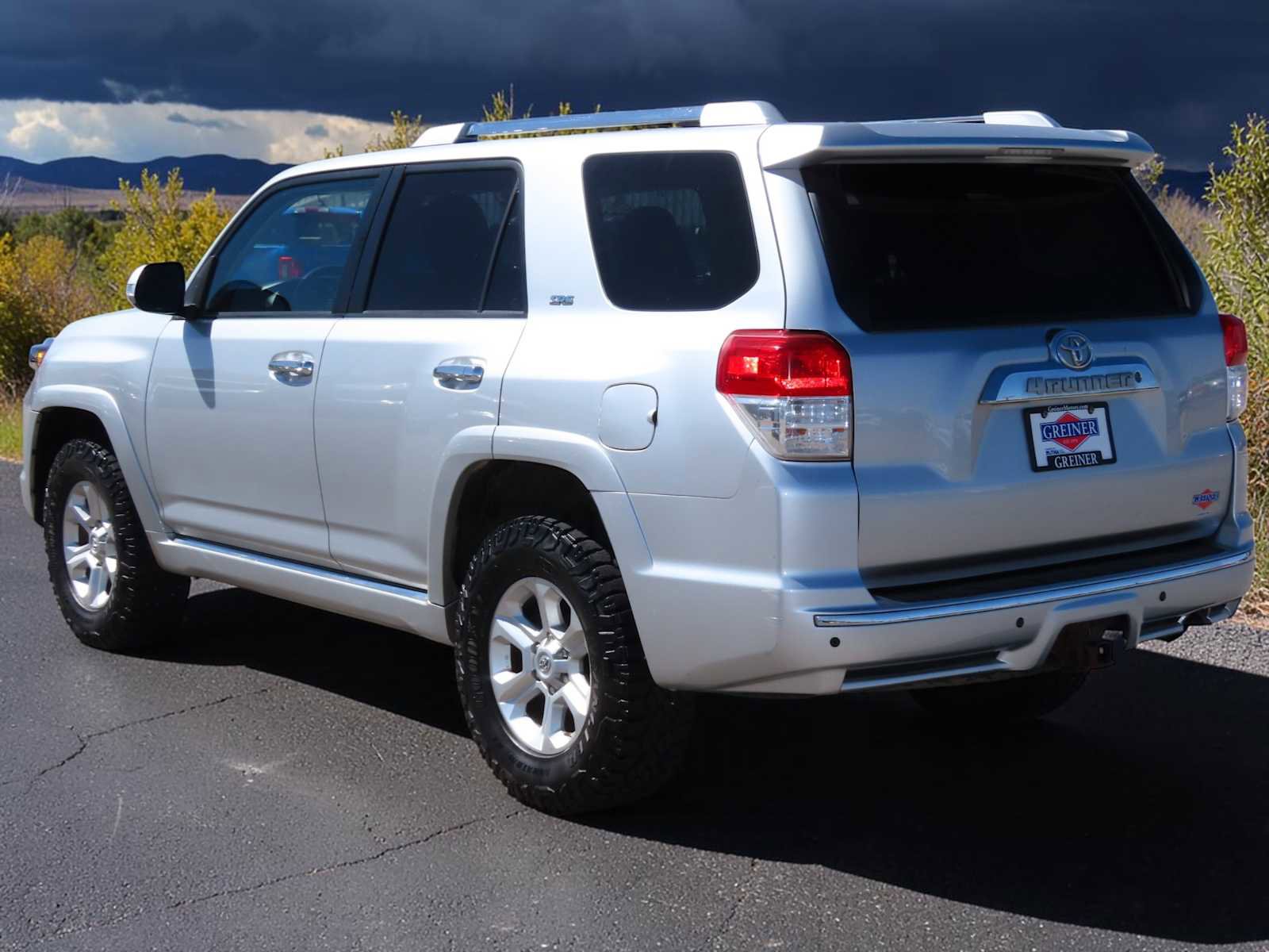 Used 2010 Toyota 4Runner SR5 AWD/4WD image 4