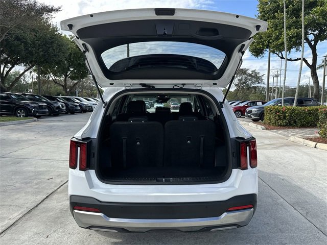 Used 2024 Kia Sorento S image 21