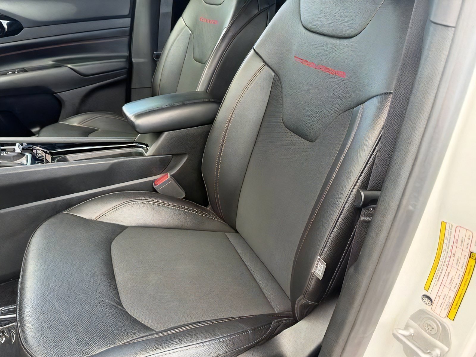 Used 2025 Jeep Compass Trailhawk AWD/4WD image 21