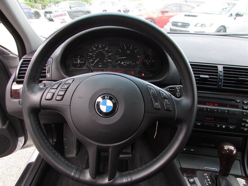 Used 2003 BMW 325i Sedan RWD image 13