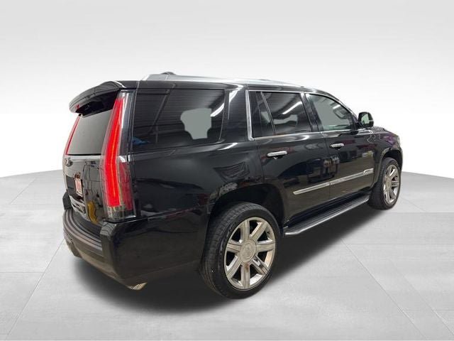 Used 2017 Cadillac Escalade Luxury AWD/4WD image 4