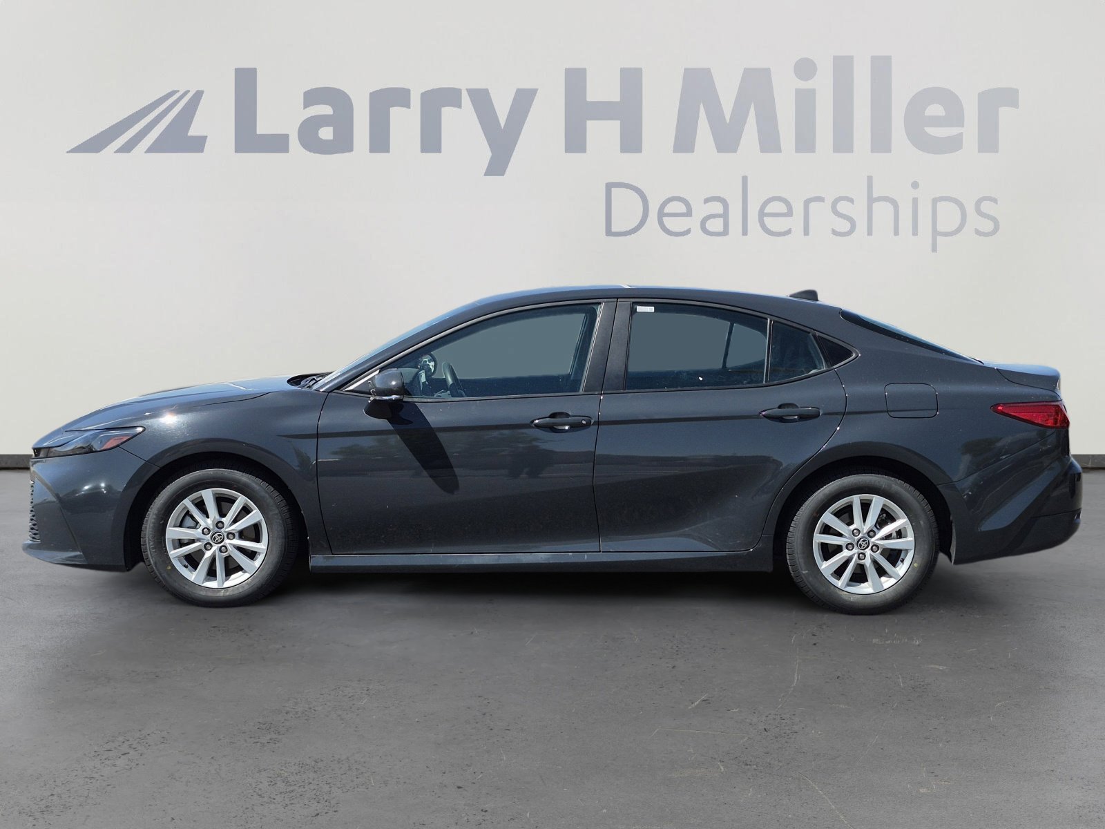 Certified 2025 Toyota Camry LE image 4