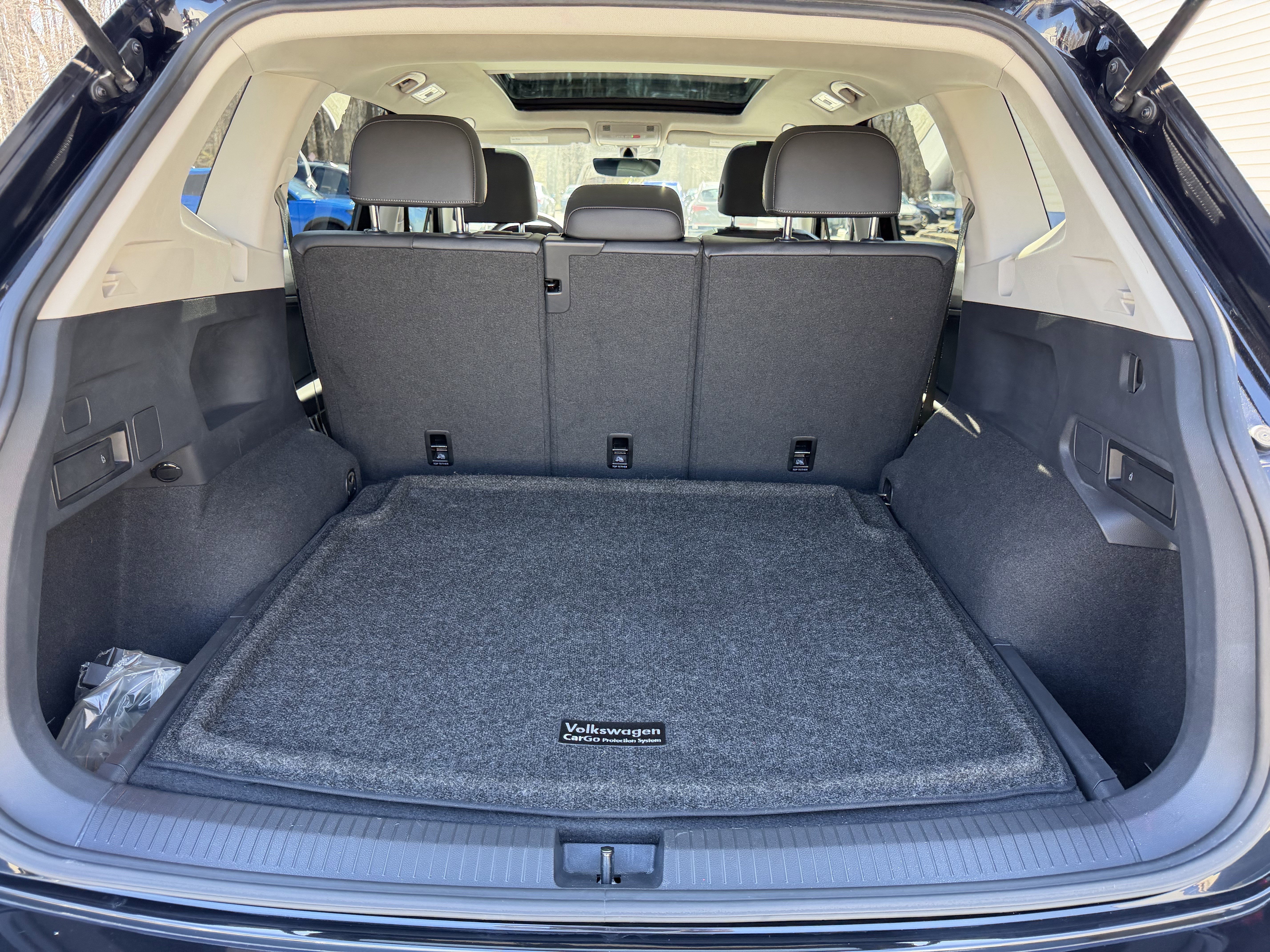 Used 2020 Volkswagen Tiguan SE w/ Panoramic Sunroof Package image 31