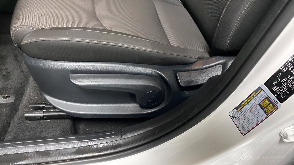 Used 2024 Kia Forte LXS FWD image 15