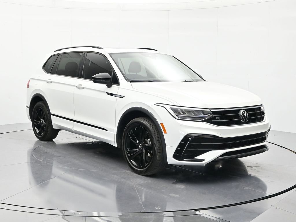 Used 2023 Volkswagen Tiguan SE R-Line FWD image 3