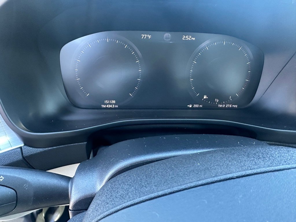 Used 2019 Volvo XC40 T5 Momentum image 18