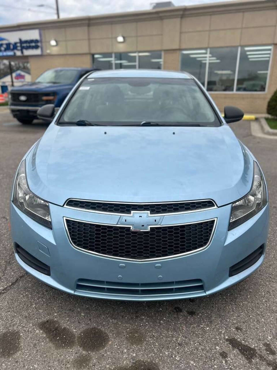 Used 2012 Chevrolet Cruze LS FWD image 2