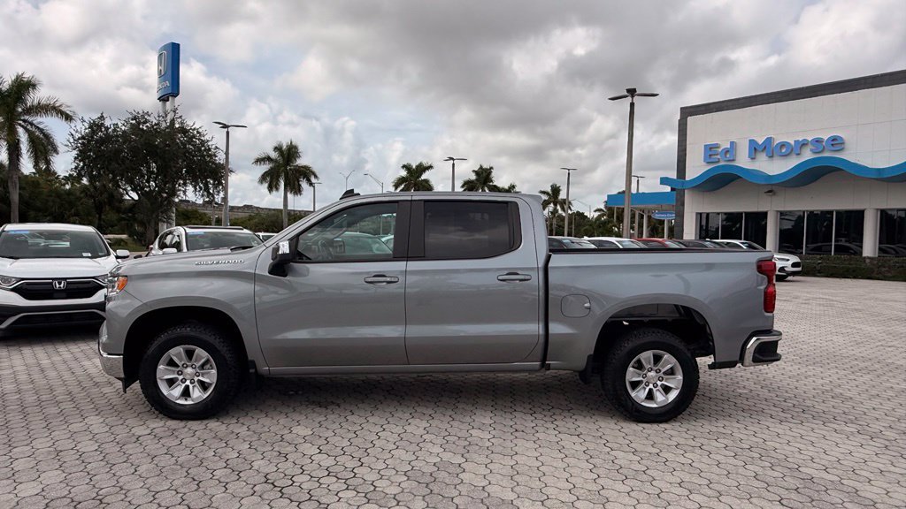 Used 2025 Chevrolet Silverado 1500 LT RWD image 3