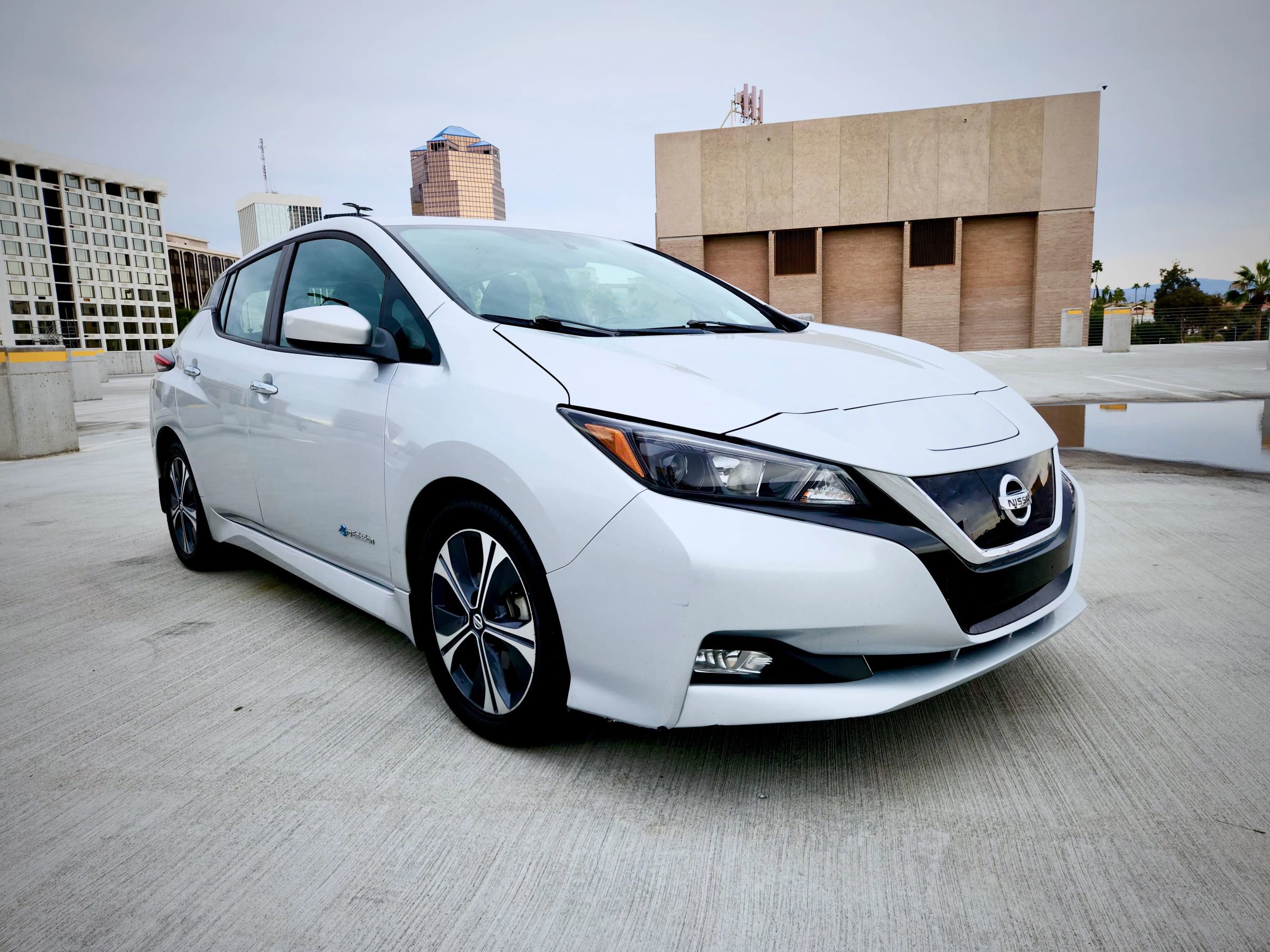 Used 2018 Nissan Leaf SV FWD image 8