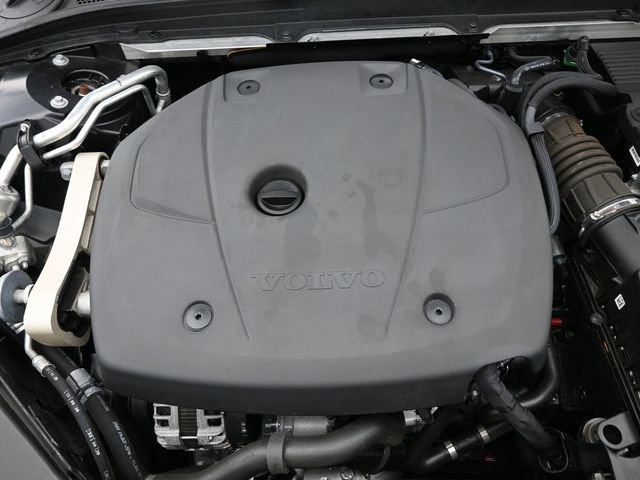 Used 2021 Volvo V90 T6 Cross Country w/ Advanced Package image 13