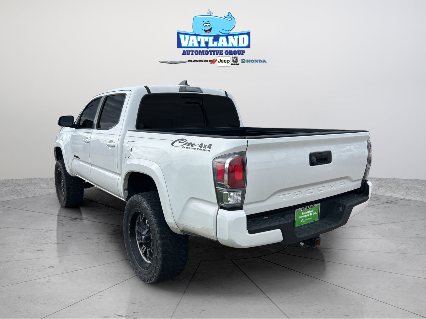 Used 2020 Toyota Tacoma TRD Sport AWD/4WD image 3