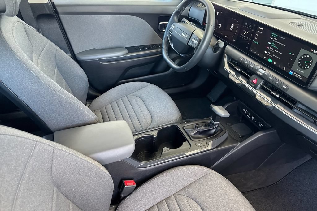Certified 2025 Kia K4 EX FWD image 16