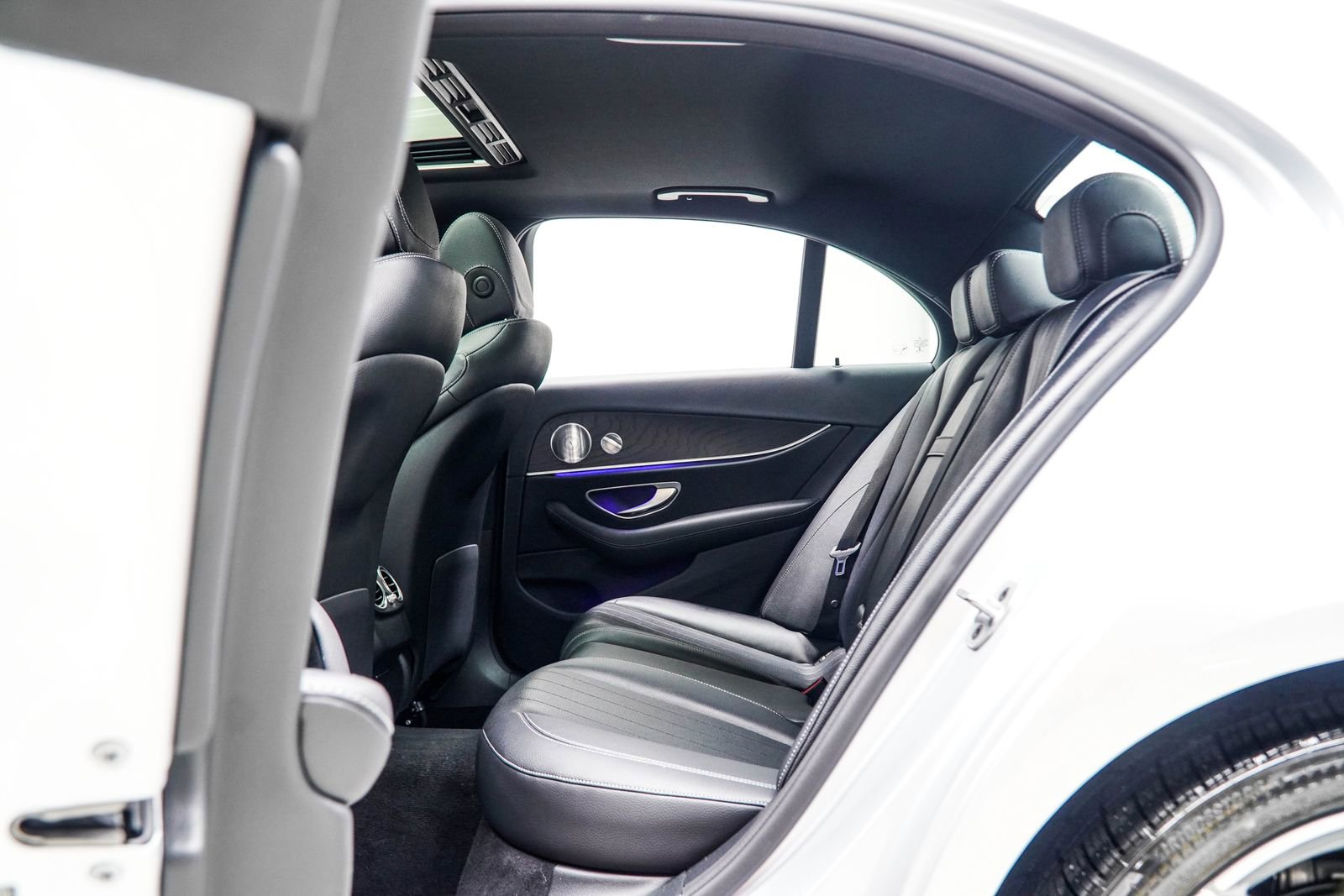 Used 2020 Mercedes-Benz E 350 4MATIC Sedan w/ Parking Assistance Package image 37