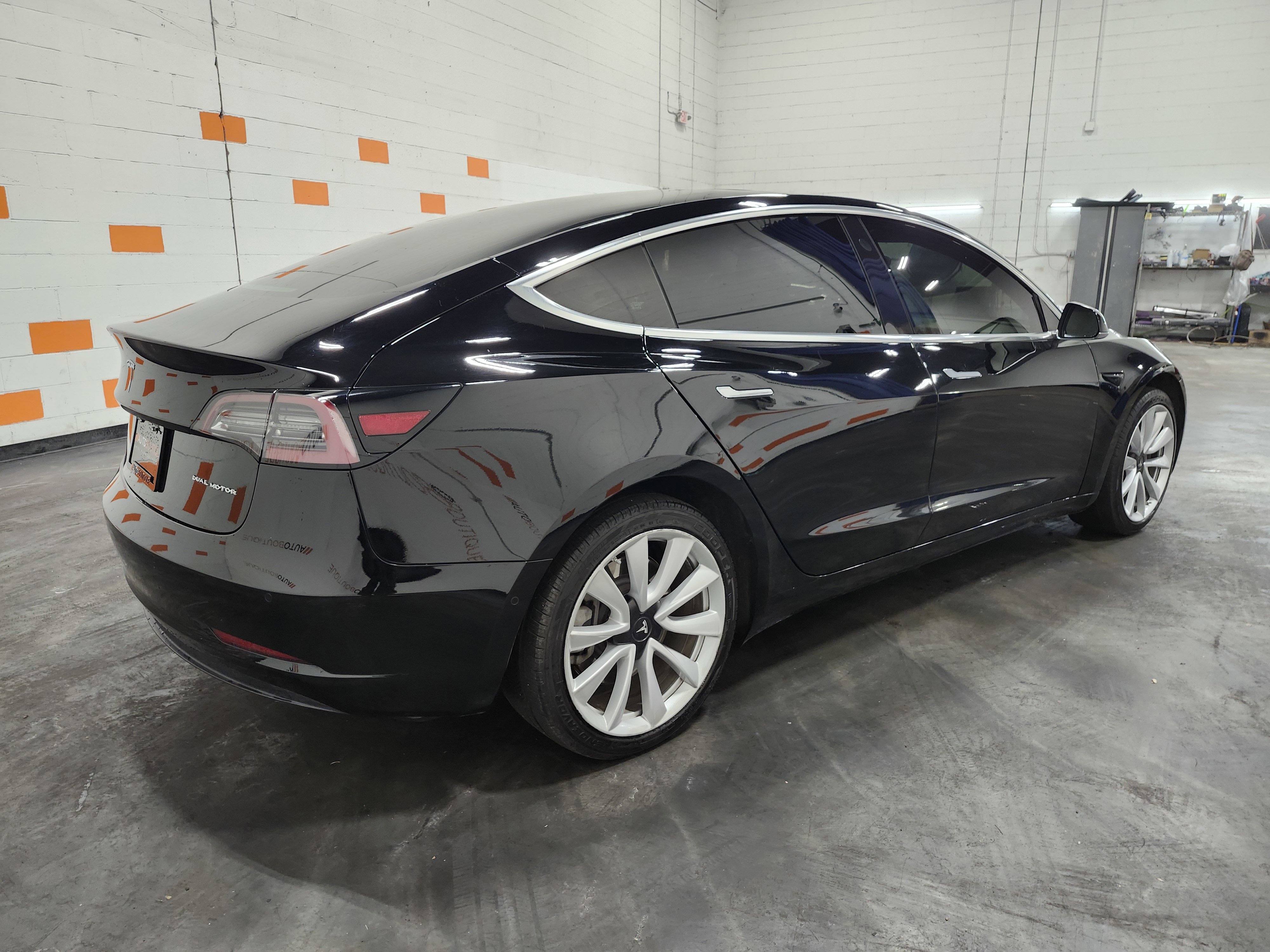 Used 2019 Tesla Model 3 Standard Range image 17