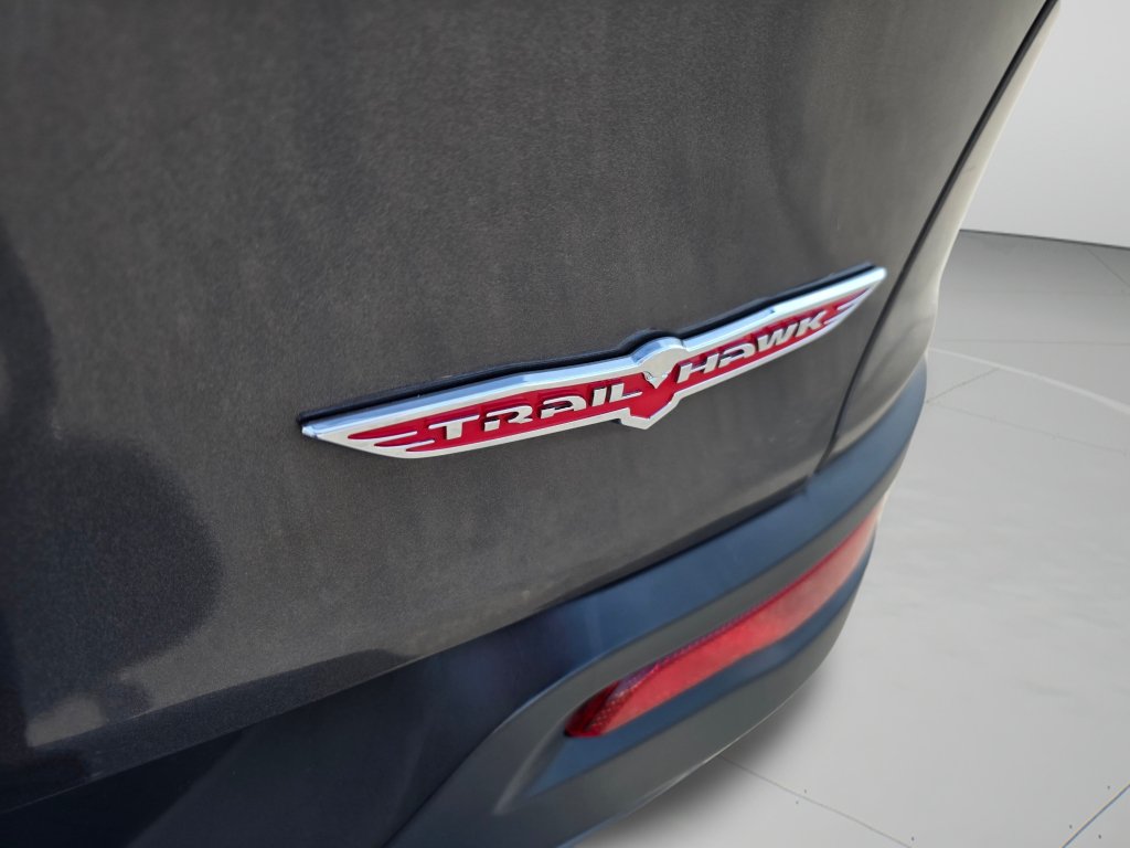 Used 2014 Jeep Cherokee Trailhawk AWD/4WD image 29
